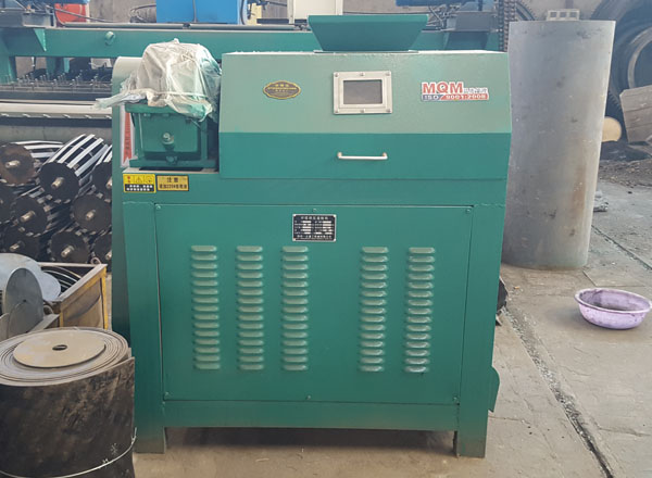 對輥擠壓造粒機